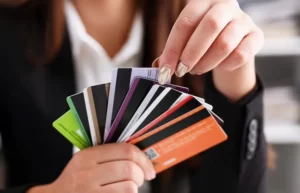 How to Consolidate Credit Card Debt with Low Interest